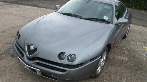 Dezmembrez Alfa Romeo GTV din 2000, 2.0b,