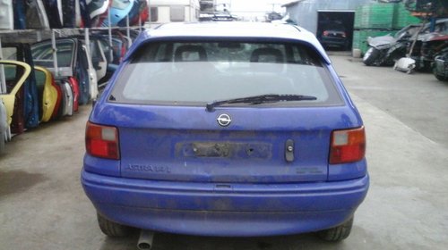 Dezmembrez astra f an 1996 motor 1,4