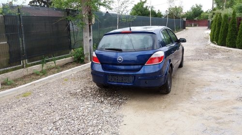 Dezmembrez Astra H 1,7 CDTI