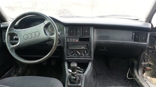 Dezmembrez Audi 80 B4 1.9 TD