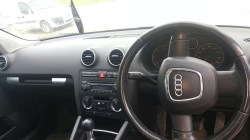 Dezmembrez Audi A3 2007 , 2.0 6 trepte S-line interior piele bord