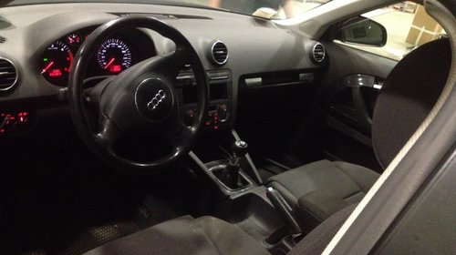 Dezmembrez audi a3 8p 2003 2.0 tdi 105.000 km