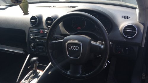 Dezmembrez Audi A3 8P 2006 hatchback 2.0 tdi