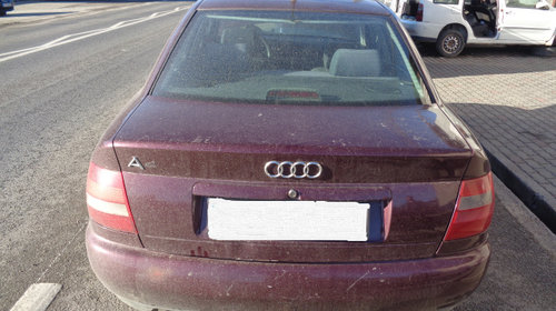 Dezmembrez Audi A4 1.6 Benzina din 1997