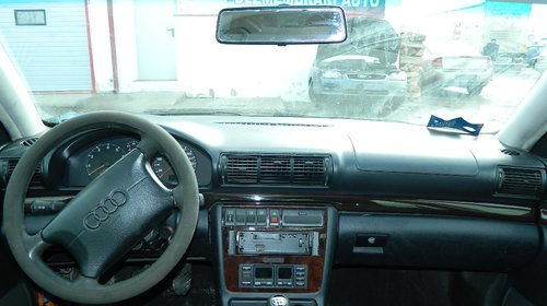 Dezmembrez Audi A4 - 1995