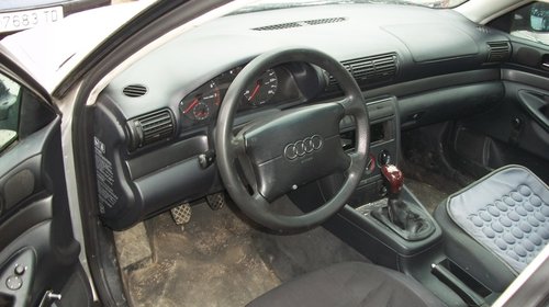 Dezmembrez Audi A4 1995