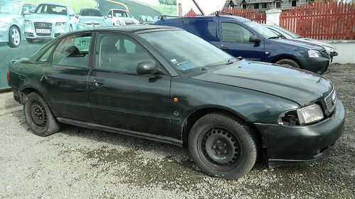 Dezmembrez Audi A4 - 1995