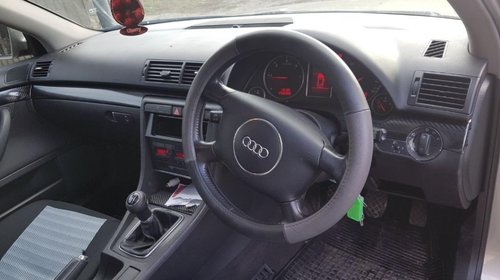 Dezmembrez Audi A4 2003, motor 1,9tdi- AWX