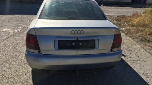 Dezmembrez Audi A4 B5 1.6 benzina