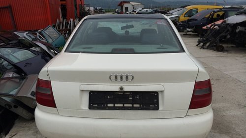 Dezmembrez Audi A4 B5 1.8 benzina