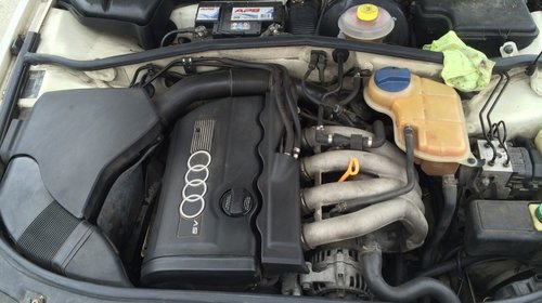 Dezmembrez Audi A4 B5 1.8 benzina