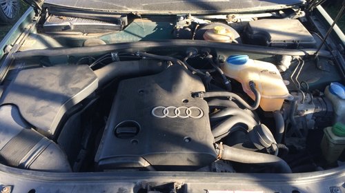 Dezmembrez Audi A4 B5 2000 berlina 1,6 benzina