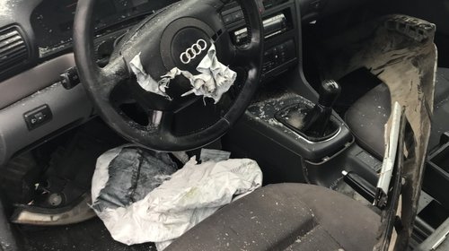 Dezmembrez Audi A4 B5 2000 combi 1,9 tdi