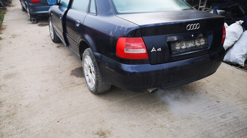 Dezmembrez Audi A4 B5 2001 Berlina 1.6B