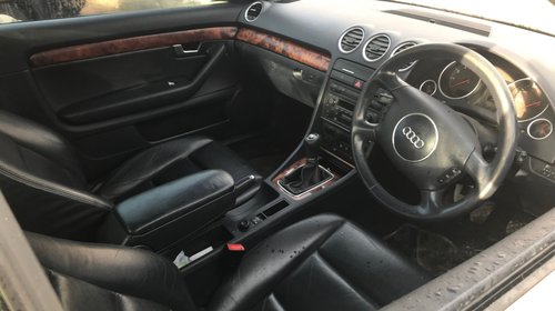 Dezmembrez Audi A4 B6 2002 cabrio 2400