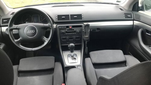 Dezmembrez Audi A4 B6 2004 Break 2.5 TDI