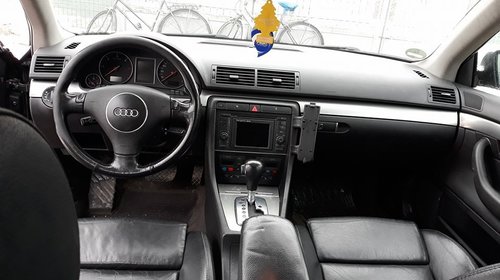 Dezmembrez Audi A4 b6 Break Cutie cod GHZ Motor 2.5 tdi BDG