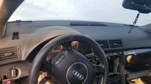 Dezmembrez Audi A4 B6 Xenon 2.5 tdi