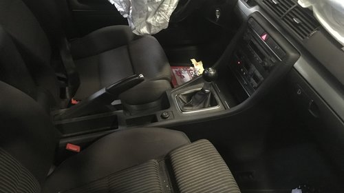 Dezmembrez audi a4 b7 2.0 tdi BLB