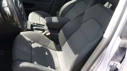 Dezmembrez Audi A4 B7, 2.0 tdi, volan stanga, BLB, automat