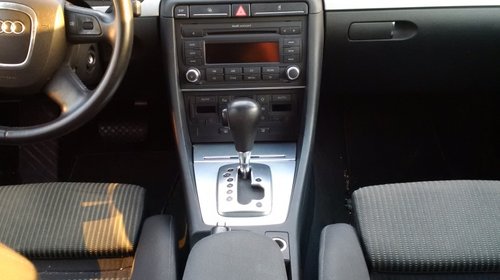 Dezmembrez Audi A4 B7 2.0 TDI