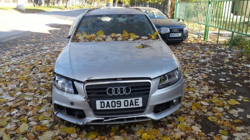 Dezmembrez Audi A4 b8 an 2010 2.0 tdi