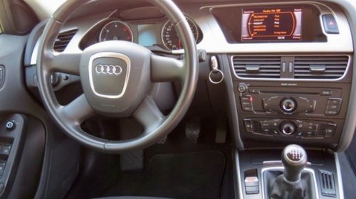 Dezmembrez Audi A4 B8 din 2010 avant 2.0 TDI