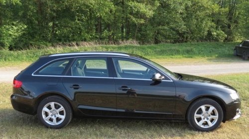 Dezmembrez Audi A4 B8 din 2010 avant 2.0 TDI