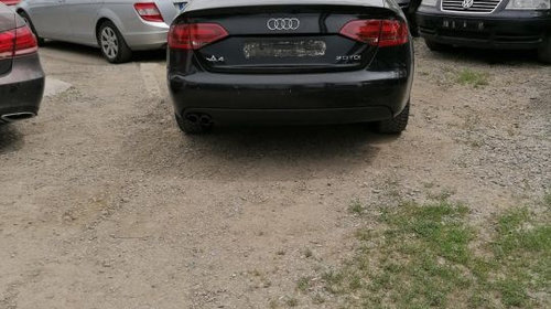 Dezmembrez Audi A4 B8 motor 2.0 tdi caga cutie de viteze manuală far faruri capota trager bară față bara spate dezmembrez dezmembrări Audi a4 b8