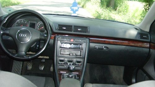 Dezmembrez Audi A4