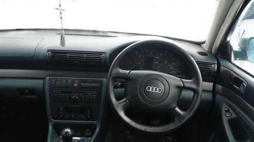 Dezmembrez Audi A4