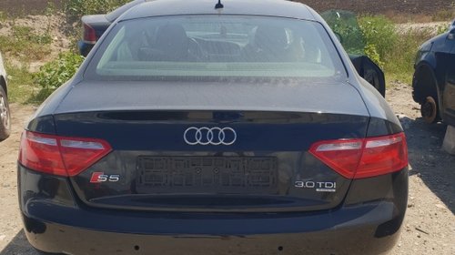 Dezmembrez Audi A5 2009 3.0 d quattro S-Line