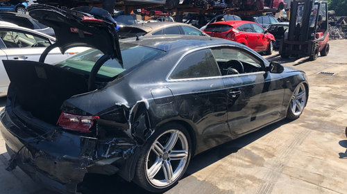 Dezmembrez Audi A5 2009 COUPE 2,0