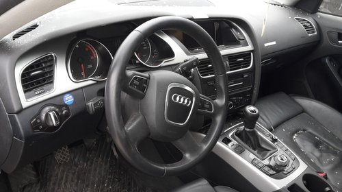 Dezmembrez Audi A5 Sportback 2.0 diesel 2011