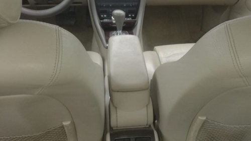 Dezmembrez Audi A6 2.5tdi