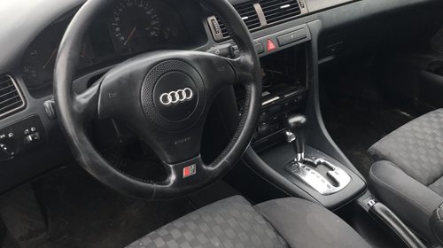 Dezmembrez Audi A6 4B C5 2000 limuzina 2500 tdi