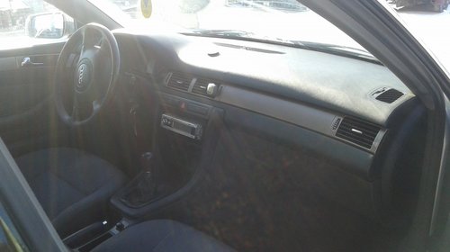 Dezmembrez Audi A6 din 2000 2.5tdi