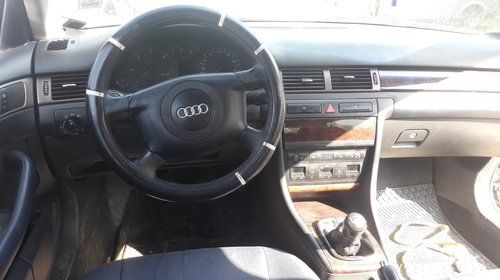 Dezmembrez AUDI A6C5 2,5 TDI, AKN, fabr 2000