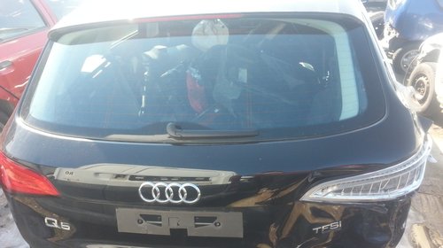 Dezmembrez Audi Q5 2000 benzina
