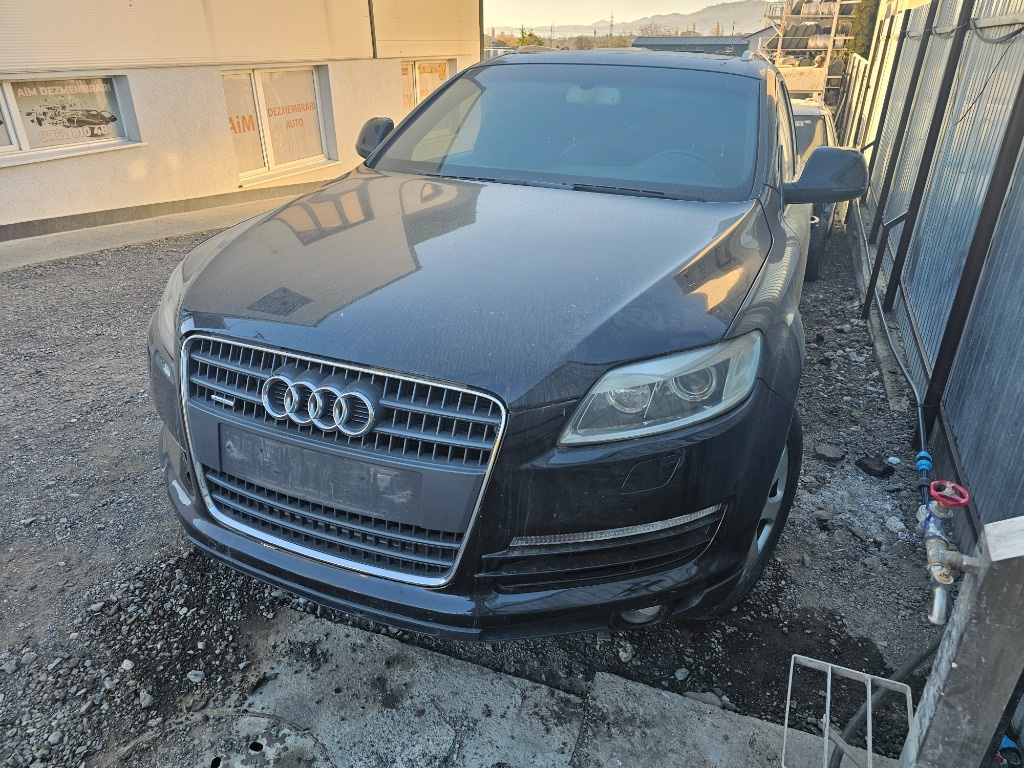 Dezmembrez Audi Q7 3.0 TDI cod motor BUG cod cutie HXG an 2008 volan stanga