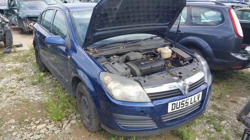 Dezmembrez autoturism marca Opel Astra H, an fabricatie 2006, motor 1.6 benzina, culoare GRI, 4 usi.