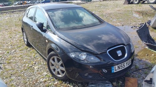 Dezmembrez autoturism marca Seat Leon, an fabricatie 2005, motor 1.9 TDI, culoare negru, 4 usi.