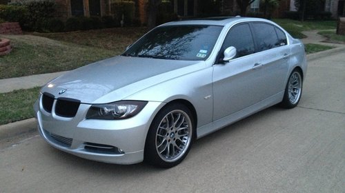 Dezmembrez BMW 320D 2008