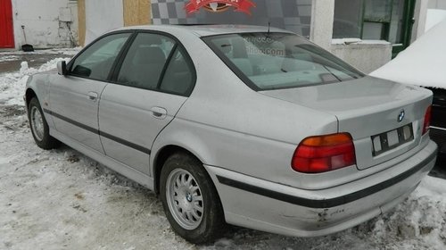 Dezmembrez BMW 520 - 2002