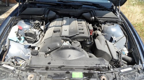 Dezmembrez BMW 520 benzina facelift cod motor M54