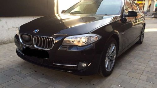 Dezmembrez bmw 520d F10 2011