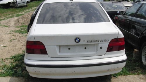 Dezmembrez BMW 525 tds e39