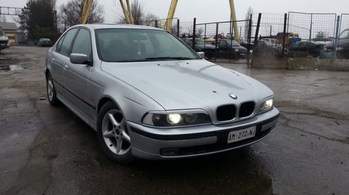 Dezmembrez Bmw 528i e39 automat berlina