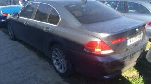 Dezmembrez BMW 730d E 65 2004