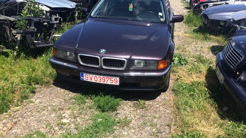 Dezmembrez bmw 750i